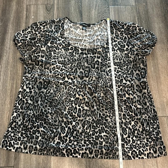 Women’s Style & Co. animal print short sleeve blouse Size 3X - Picture 4 of 10
